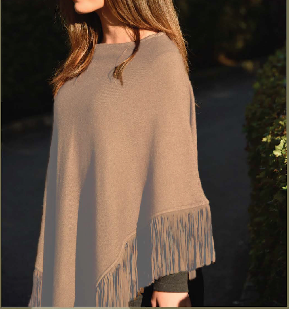 Cashmere poncho with fringe cognac