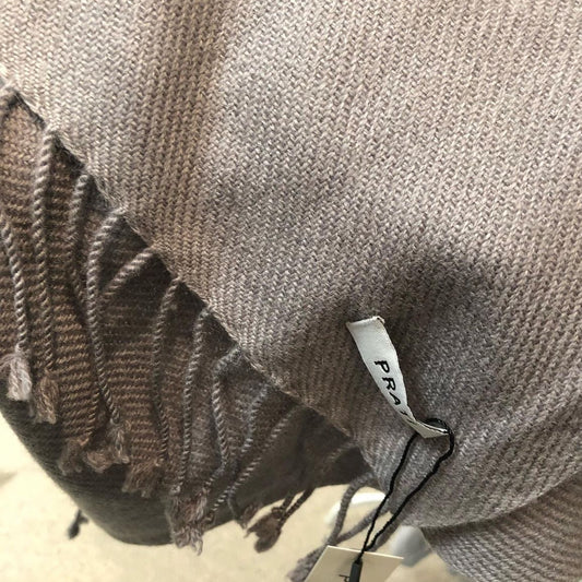 Cashmere scarf with fringes beige