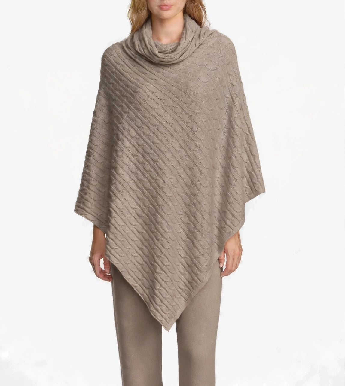 Cashmere cable poncho sand