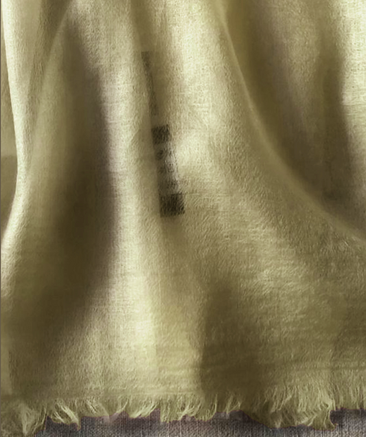 Resort wear shawl 100x 230cm 100% Cashmere pale banana