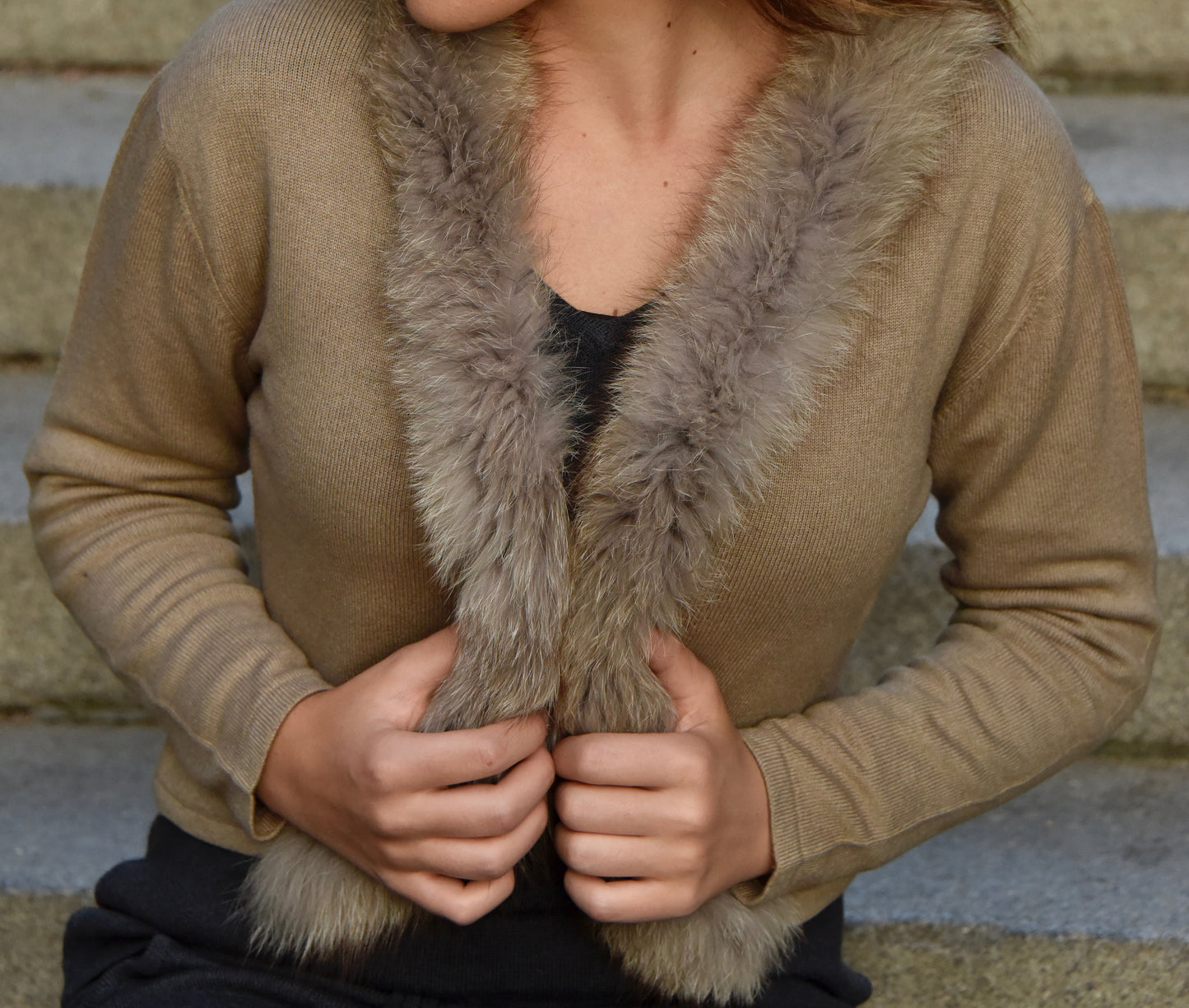 Cashmere cardigan with fur camel