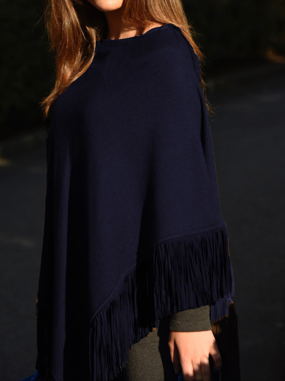 Cashmere poncho with fringe cognac